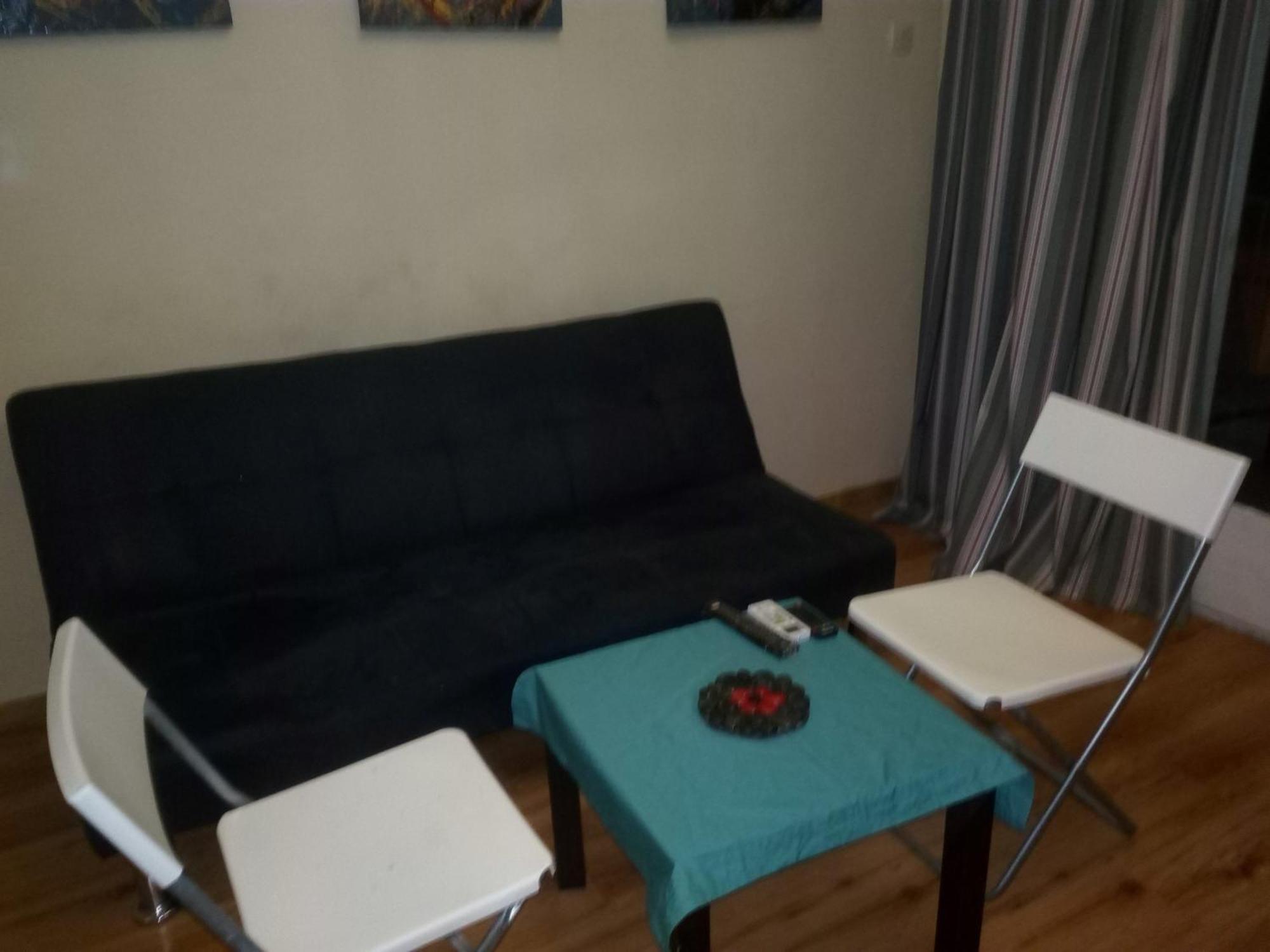 2 Bedroom Center Apartment *